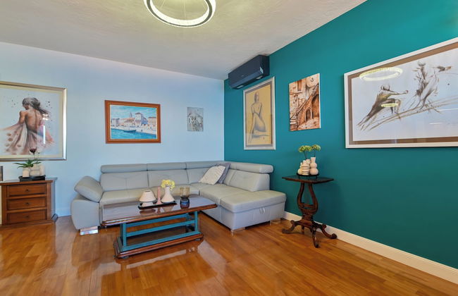 Apartment With Breathtaking sea View - Photo 20