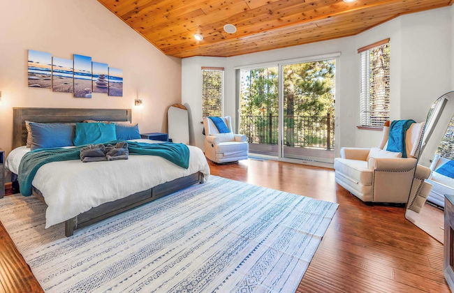 Fully Remodeled Tahoe Retreat with Game Room and Hot Tub - Foto 6