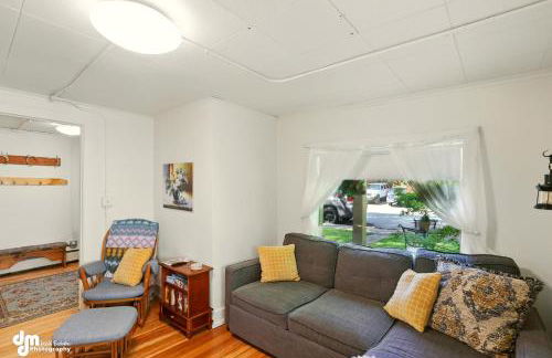 Coastal Cabin - Downtown Historical Log Home - Foto 11