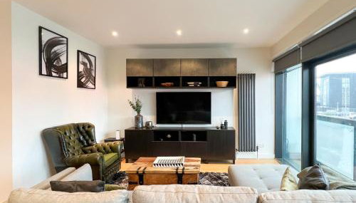 Lovely 2 Bed Duplex Apartment with Hydro Views - Photo 1