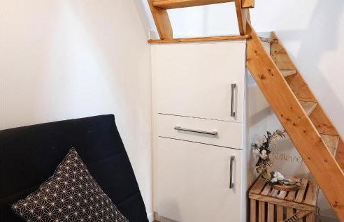 Cozy Apartment In Neuilly Le Vendin - Photo 13