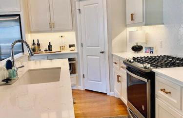 Contemporary 3B 2B Luxuriously Furnished Home - Foto 21