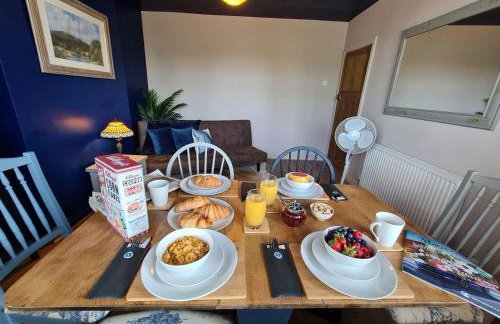 Rumer Hill House a unique boutique styled place to stay in Cannock close to A5 the McArthur Glen outlet - Foto 17