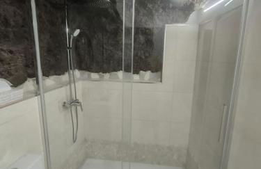 Tufia Cave Beach Home Preciosa casa cueva en frente del oceano - Foto 19