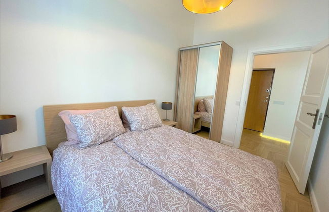 Picturesque Old Town Apartment With Balcony - Photo 3