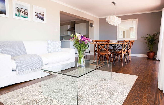 Seabreeze Luxury Two Bedroom Penthouse - Photo 16