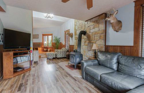 Liberty Lodge Pool & Hot Tub Game Room BBQ - Foto 13