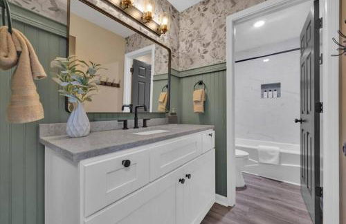 Family Home w FirePit GameRm Patio BbqGrill - Foto 9