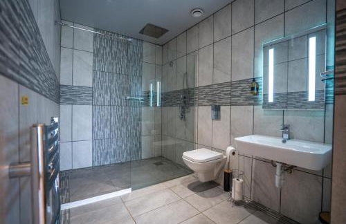 Thyme Lodge 2BR with Hot Tub near Black Mountain - Foto 4