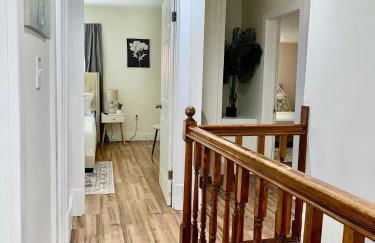 Spacious 4BR home w 2BA, a workspace & king bed! - Foto 49