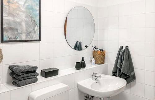 Studio near Altstadt /w Workspace, Feng-Shui & Art - Foto 16