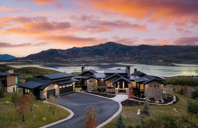 Reflection by Avantstay Sleeps 18 Lake Views Hot Tub Game Room - Foto 2