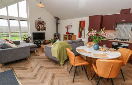 Meadowside - Photo 4