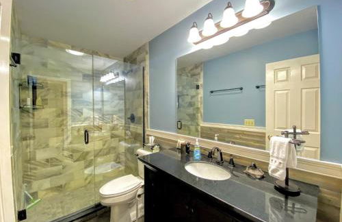 G5 WOW Stunning single level home next to golf course and Mt Washington Hotel AC skiing - Foto 23