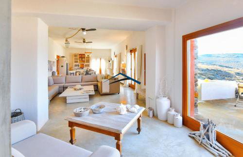 The Charming Waterfront Retreat, with a swimming pool & direct access to the sea, ideal for large families, or a group of friends - Foto 28