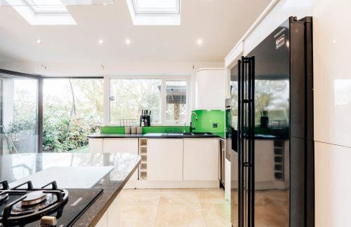 Luxury Unique Townhouse with Hottub & Pizza Oven - Foto 6