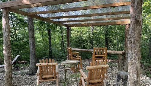 Vintage Caravan Rental for Exploring the Great Outdoors in Cassville, Missouri - Foto 5