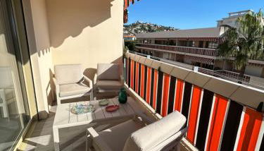 L'ESTIVALIERE - Golfe Juan - Confortable T3 vue mer - climatise et garage ferme - Foto 2