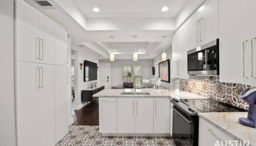 Walk to UT and E 6th in ATX House and Free Swim Club by Austin Vacay - Foto 2