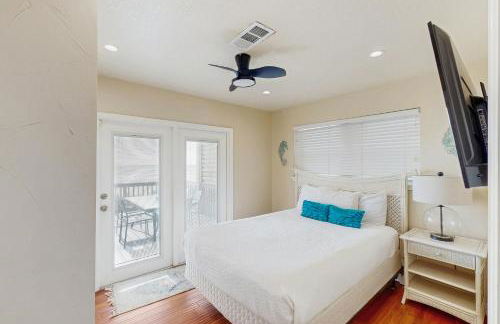 Happy in Margaritaville - Photo 25