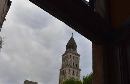 T2 PARFAITEMENT SITUÉ AU PIED DE LA CATHÉDRALE - Foto 7