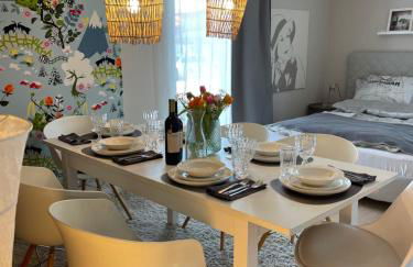 Architect-Apartments 80qm 3 Schlafzimmer, integrierter Küche und Bad, 2min von A8, Garten mit Sitzgruppe, ruhig und modern - Foto 2