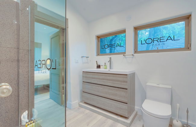 Carolwood - Modern Tuscan Villa With Rolling Lawns and Loggia in Holmby Hills - Photo 36