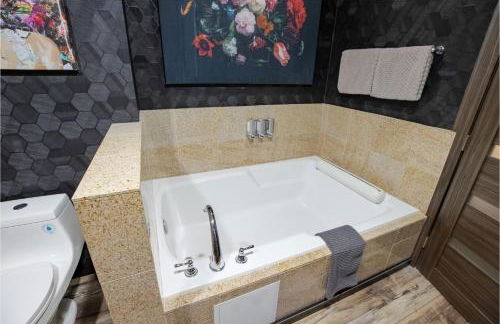 2100 SqFt Penthouse Suite W/ Strip Views! POOL GYM - Foto 23