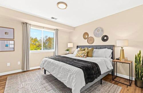 New! Modern Upper Flat near Downtown Roseville - Foto 22