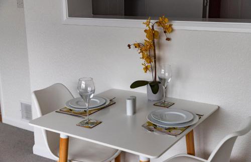 1 Chatsworth Riverscape Apartments - Riverview apartment in great location with free parking overlooking the Gannel just a short walk from Newquays incredible beaches and local amenities - Foto 14