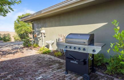 4.5 Acre Secluded Ranch w Panoramic Views • Fire Pit Olive Ranch by AvantStay - Foto 60