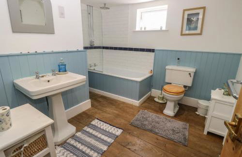 Guildford Farmhouse - Photo 34