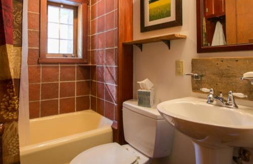 Award-Winning Log Cabin, Top 5 in New England! - Foto 9