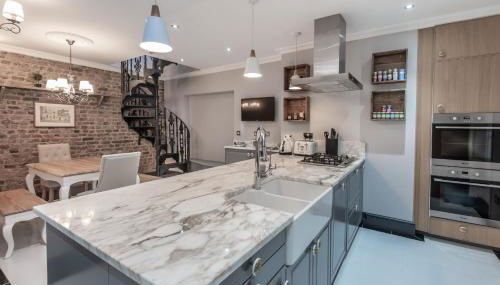 The London House - Entire Villa - Foto 1, stove, dishwasher, pet friendly, minibar