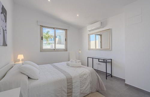 Villa Caterina, Luxury Villa with Heated Pool Ocean View in Adeje, Tenerife - Foto 28