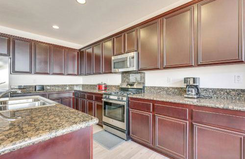 Large Menifee Home 1 Block to Neighborhood Park! - Foto 9