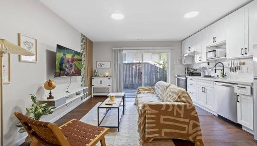 Designer Daylight Basement Near Edmonds Downtown - Foto 1