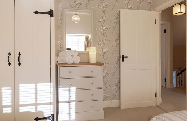 Jasmine Cottage-2BD in Heart of Bourton - Photo 10