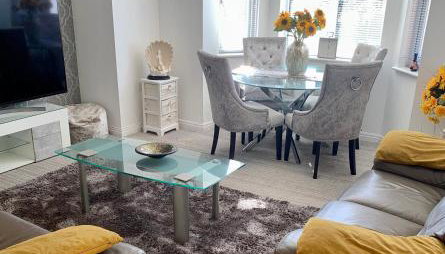 Kensington Luxury Apartment on Gated Development in Leafy edge of Chorley Town Centre - Foto 2