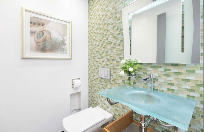 Steps to Beach+shops, Oceanview, Hot Tub+firepit Moonlight Modern by Avantstay - Foto 27