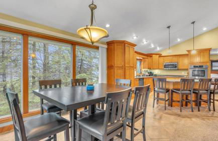 Beautiful private home in the woods BONUS Hot Tub - Foto 29