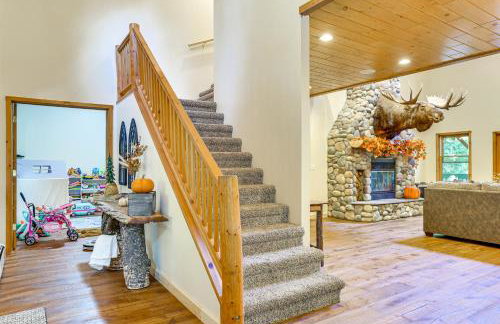 Private Deck and Fire Pit Adirondack Family Home - Foto 15