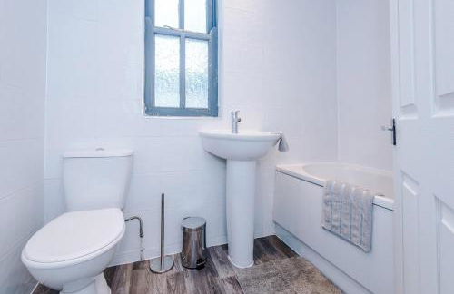 Presented by LTJ PrimeKey Properties - NEW! 7 Bed plus Sofa Bed - Perfect for Contractors - Foto 16