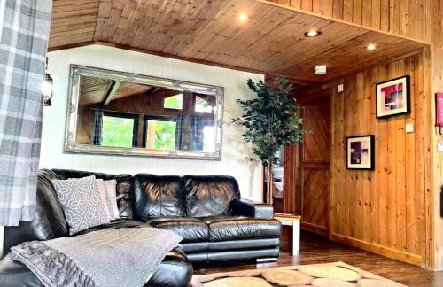 Snowdrop 10-Hot Tub-Woodlandlodges-St Clears-Pembrokeshire - Foto 1