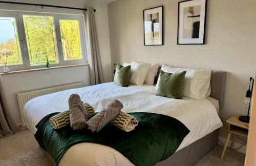 Brand New 2 Bed House - Sleeps 4 - Free Parking - Near HS2 & Drayton Manor - Foto 12