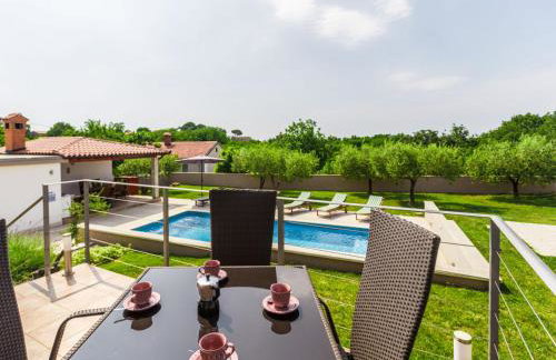 Villa Viktoria poll&garden view - Foto 2