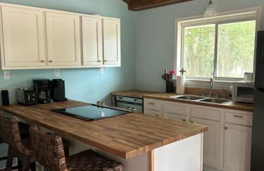 Playing Hookie LLC - Foto 11