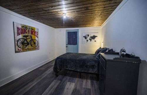 3 Bed 2 Bath Renovated Home Near The Lake - Foto 17