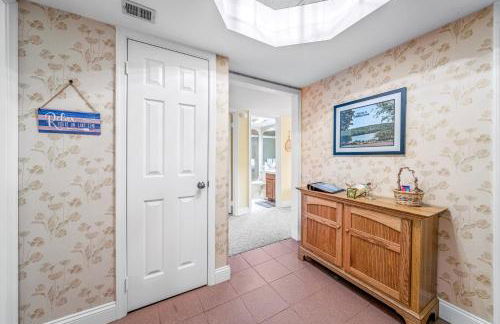 Epic Views and Pool Access! Gem on Big Boulder Lake - Foto 20