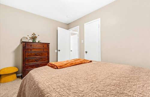 Newly Renovated 4 Bedroom 2 Bath Downtown Dearborn - Foto 20